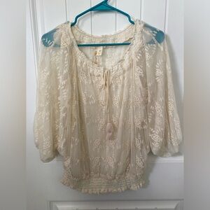Adiva cream lace with underlying tank blouse. Size Medium. Batwing sleeves.